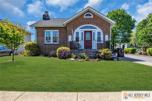 38 Simpson Ave, Edison, NJ, 08817-4430 | Card Image