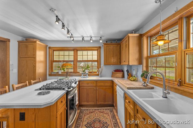1017 Pearl St, House other with 2 bedrooms, 2 bathrooms and null parking in Belding MI | Image 5