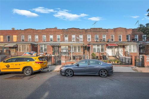 34 64th St, Woodside, NY, 11377-2327 | Card Image