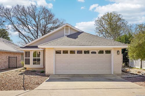 127 Terrace Ln, Kerrville, TX, 78028-6444 | Card Image