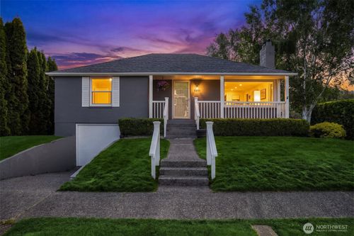 3053 32nd Ave W, Seattle, WA, 98199-2606 | Card Image