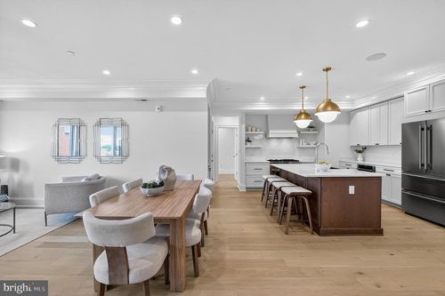 ph2-1335 11th St Nw, WASHINGTON, DC, 20001-6382 | Card Image