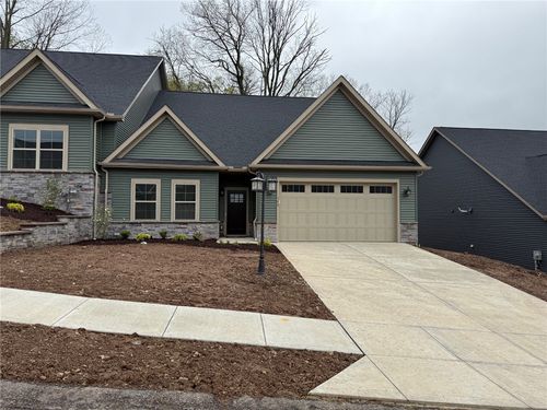 107 Hemingway Ln, Coraopolis, PA, 15108-3654 | Card Image