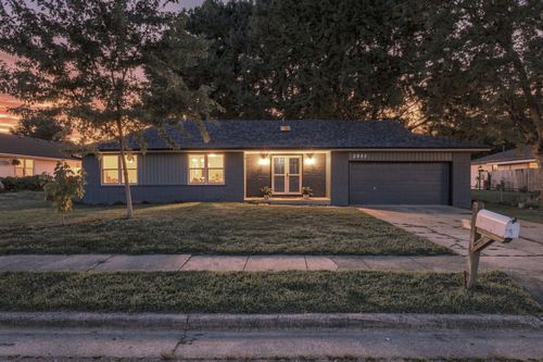 2633 S Weaver Ave, Springfield, MO, 65807-3475 | Card Image