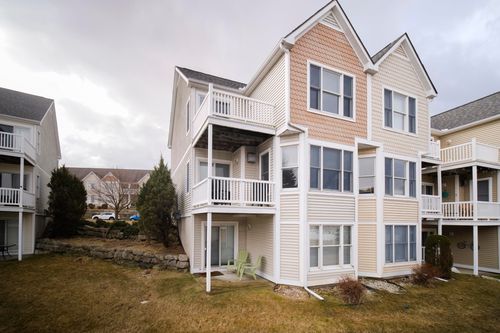 86 Charter Ct, Manistee, MI, 49660-3511 | Card Image