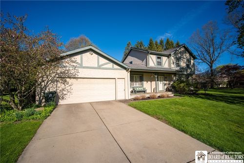 28 Westminster Dr, Jamestown, NY, 14701-4424 | Card Image