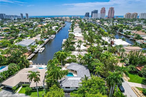 2500 Bayview Dr, Fort Lauderdale, FL, 33305-1717 | Card Image