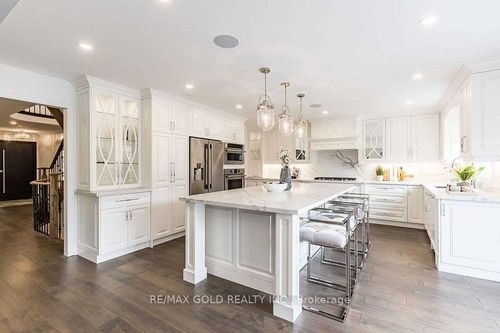 30 Deerglen Dr, Brampton, ON, L6R1M1 | Card Image