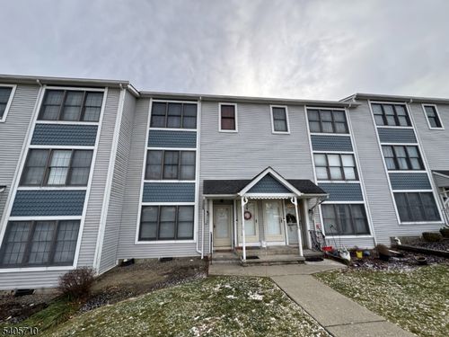 5 Burlington Ct, Hamburg, NJ, 07419-1319 | Card Image