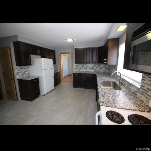 1551 Mason St, Dearborn, MI, 48124-2947 | Card Image