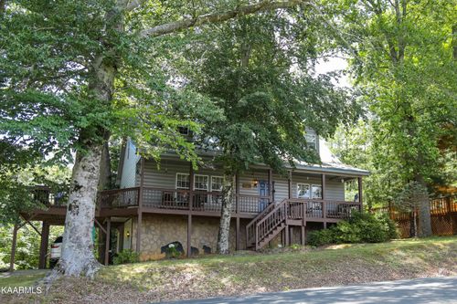 3390 Robeson Rd, Sevierville, TN, 37862-8402 | Card Image