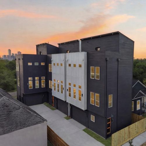 1513 Mckee St, Houston, TX, 77009-8743 | Card Image