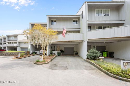 10 Batts Hill Rd, New Bern, NC, 28562-7364 | Card Image