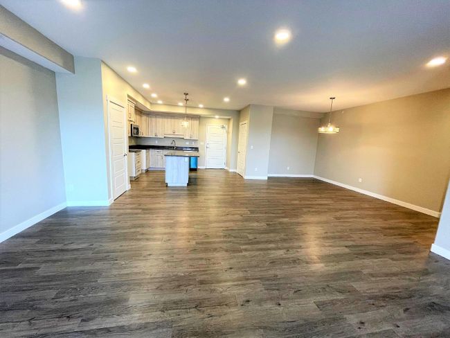 406 - 499 Meadow Lake Crt E, Condo with 2 bedrooms, 2 bathrooms and 1 parking in Brooks AB | Image 5