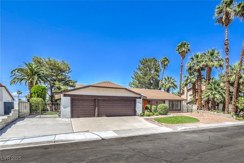 2504 La Solana Way, Las Vegas, NV, 89102-2036 | Card Image