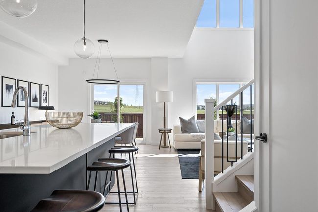 136 Carringvue Pl Nw, House other with 3 bedrooms, 3 bathrooms and 4 parking in Calgary AB | Image 4