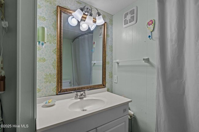 524 E Fort Macon Rd, House other with 2 bedrooms, 1 bathrooms and null parking in Atlantic Beach NC | Image 6