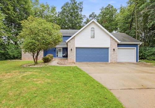 2420 Brantwood Drive, NEENAH, WI, 54956 | Card Image