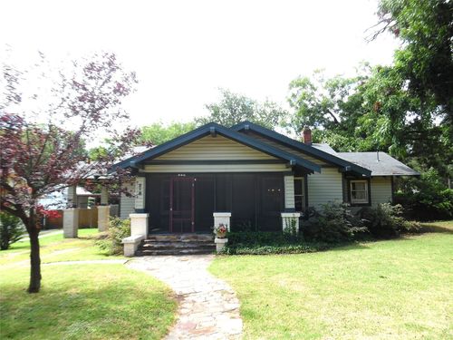 319 W Baylor St, Weatherford, TX, 76086-4207 | Card Image