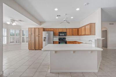 7647 W Betty Elyse Lane, House other with 3 bedrooms, 2 bathrooms and null parking in Peoria AZ | Image 3