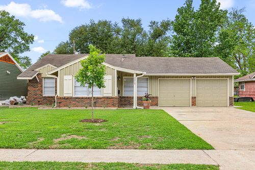 2019 Woodvine Dr, Houston, TX, 77055-1711 | Card Image