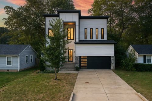 716 Village Ct, Nashville, TN, 37206-3115 | Card Image