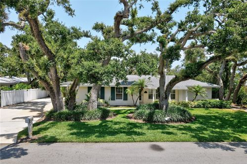 525 Iris Ln, Vero Beach, FL, 32963-1806 | Card Image
