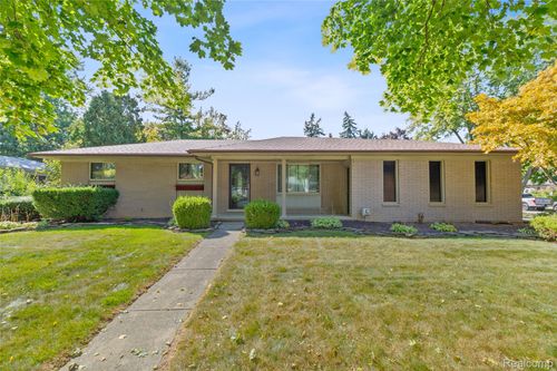 41885 Coulon Dr, Clinton Twp, MI, 48038-2227 | Card Image