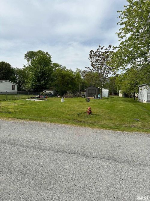 509 E Pine St, Coulterville, IL, 62237-1747 | Card Image
