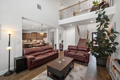 5-2685 Venice Dr, Grand Prairie, TX, 75054-6666 | Card Image