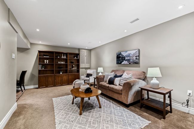1158 Weller St, House other with 6 bedrooms, 2 bathrooms and 4 parking in Peterborough ON | Image 23