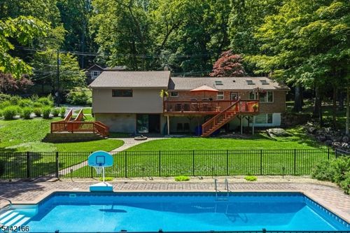 166 Glenside Trl, Sparta, NJ, 07871-1215 | Card Image
