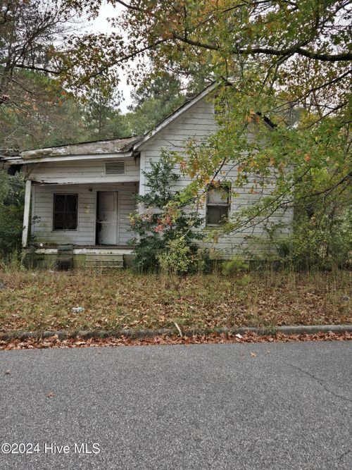 421 Mckay St, Laurinburg, NC, 28352-3839 | Card Image