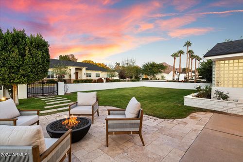 3827 E Hazelwood St, Phoenix, AZ, 85018-3527 | Card Image