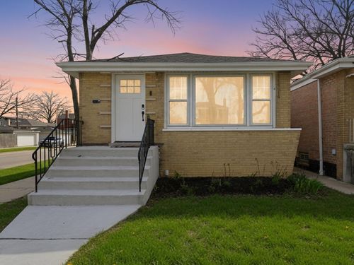 5301 S Menard Ave, CHICAGO, IL, 60638-2825 | Card Image