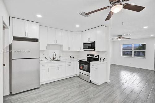 b-5900 Nw 19th Street, Sunrise, FL, 33313 | Card Image