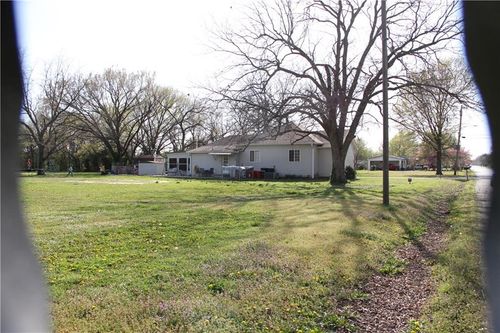 2330 Briggs Ave Avenue, Parsons, KS, 67357 | Card Image
