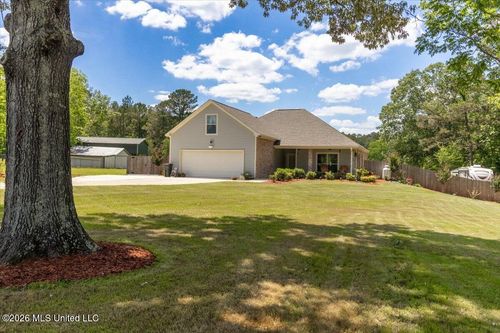 607 N Brooks Ave, Pelahatchie, MS, 39145-2901 | Card Image