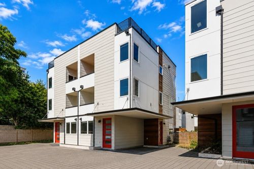 d-1530 13th Ave S, Seattle, WA, 98144-3408 | Card Image