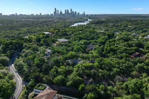2 Chris Cv, Austin, TX, 78746-4663 | Card Image