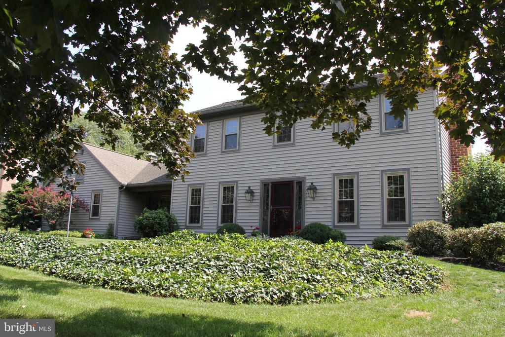 Gralan Dr, Lancaster, PA 17601