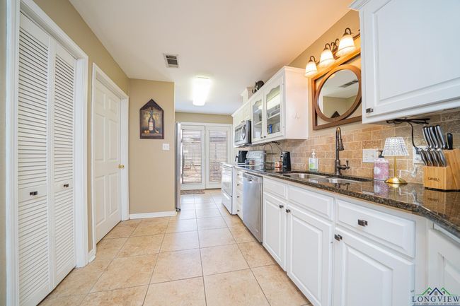 1303 Garner Ln, House other with 3 bedrooms, 2 bathrooms and null parking in Longview TX | Image 9