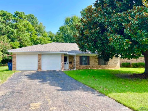 2605 Cedarcrest Dr, Marshall, TX, 75672-2266 | Card Image