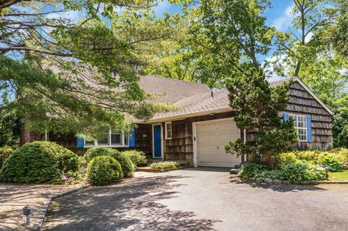 27 Arcadia Dr, Dix Hills, NY, 11746-6935 | Card Image