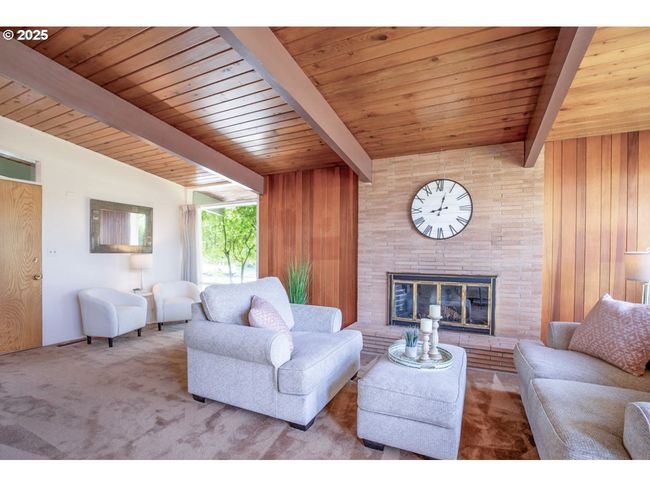 1439 Barton St, House other with 3 bedrooms, 2 bathrooms and null parking in Eugene OR | Image 7