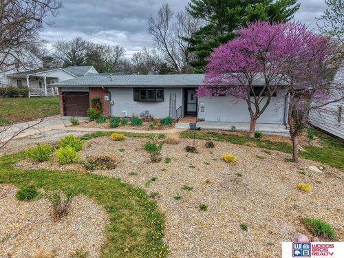 120 Hillcrest Dr, Seward, NE, 68434-2820 | Card Image
