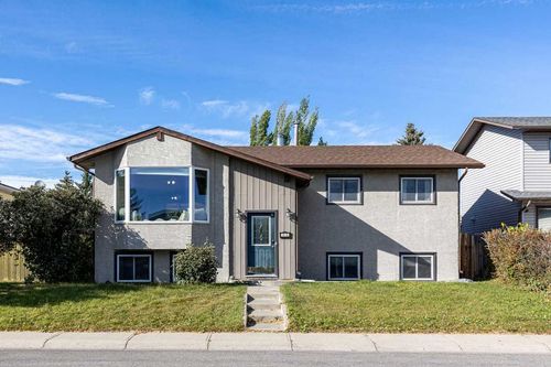1018 10 Ave Se, High River, AB, T1V1L3 | Card Image