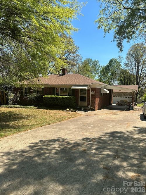 2760 19th Avenue Ne, Hickory, NC, 28601 | Card Image