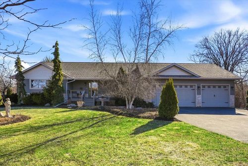 55 Emerson Valley Dr, River Falls, WI, 54022-5704 | Card Image