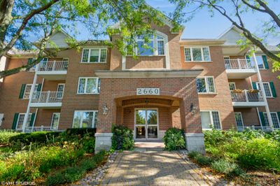 307 - 2660 Summit Drive, Condo with 2 bedrooms, 2 bathrooms and 2 parking in Glenview IL | Image 1